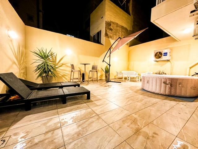 Sliema Jacuzzi Flat Apartment Luaran gambar